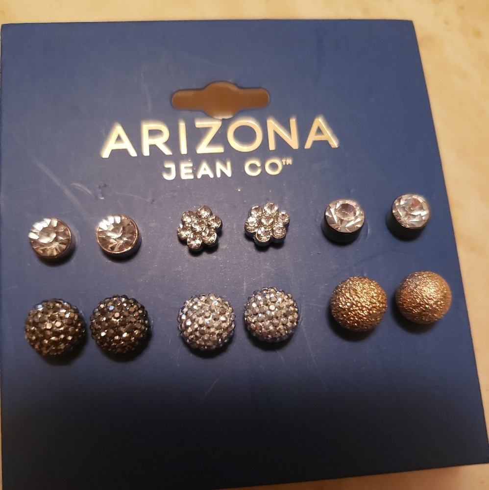 Earings - Picture 2 of 5